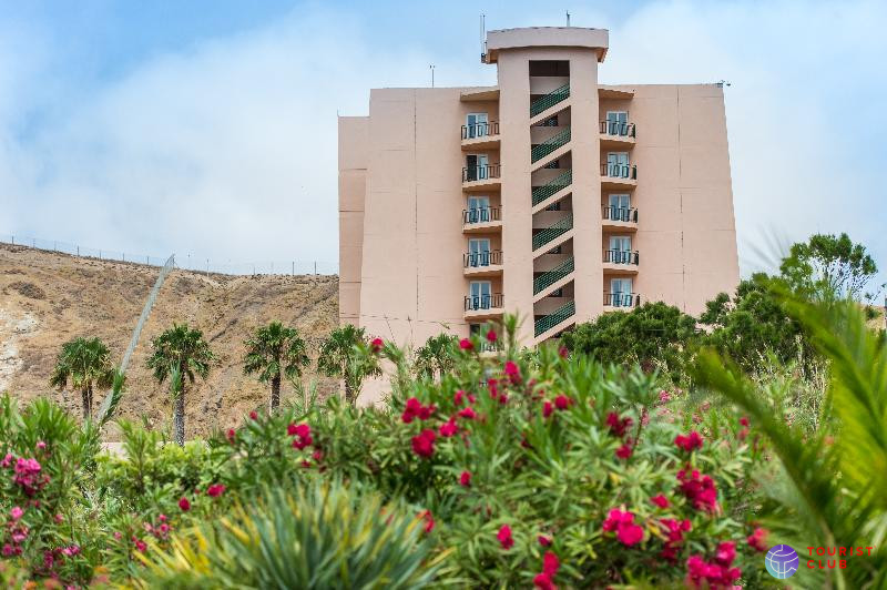 Vila Baleira Porto Santo - фото отеля