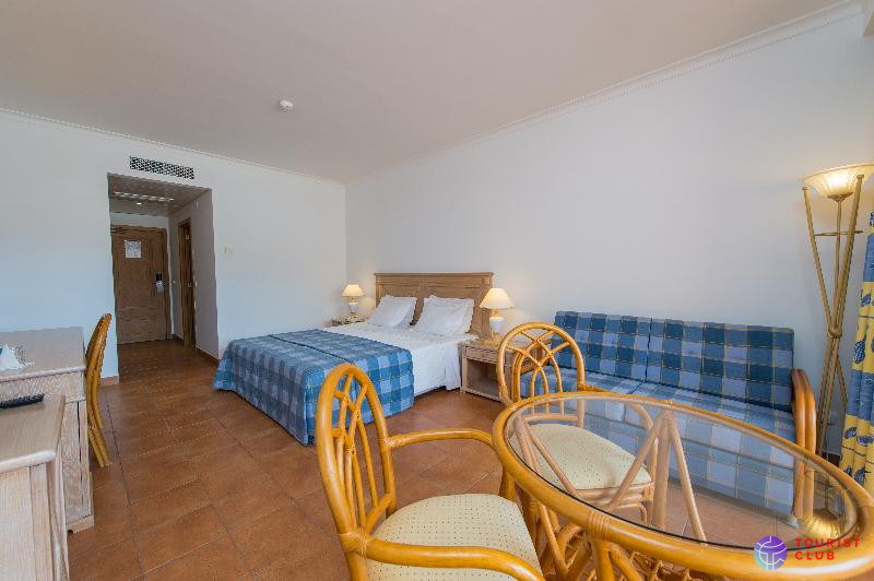 Vila Baleira Porto Santo - фото отеля