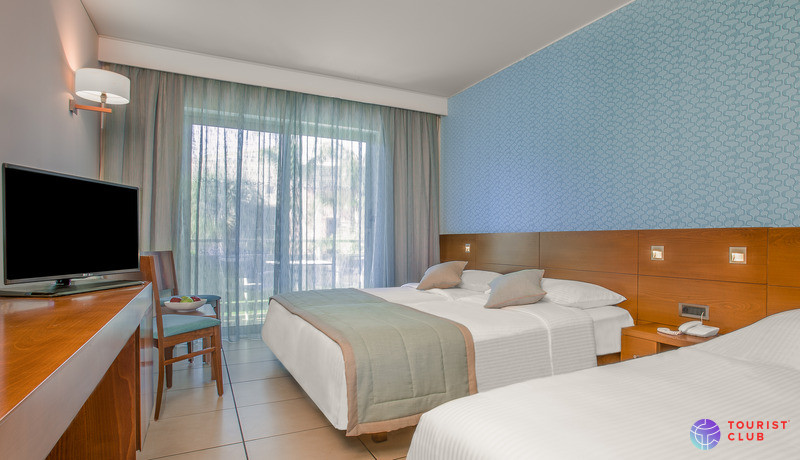 Blue Lagoon Resort - фото отеля