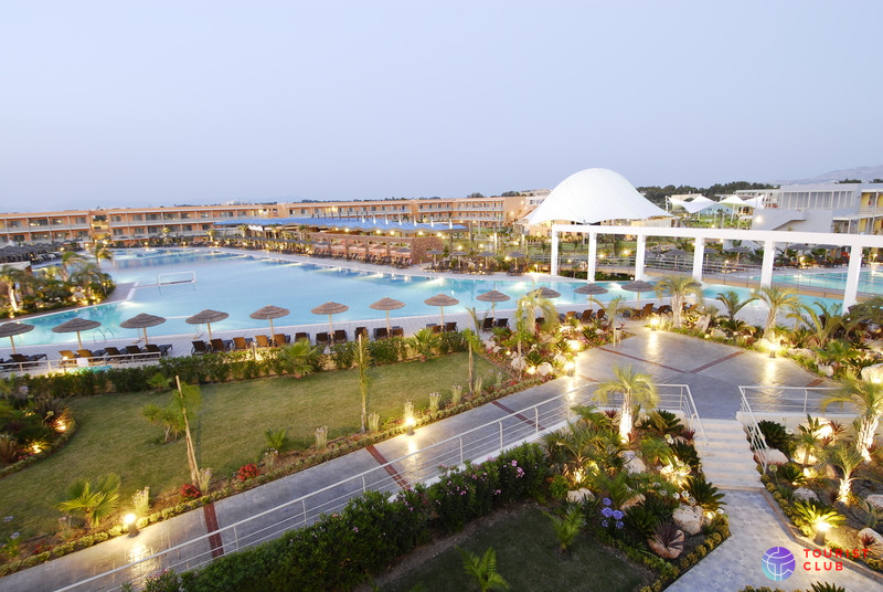 Blue Lagoon Resort - фото отеля