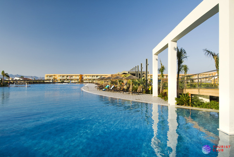 Blue Lagoon Resort - фото отеля