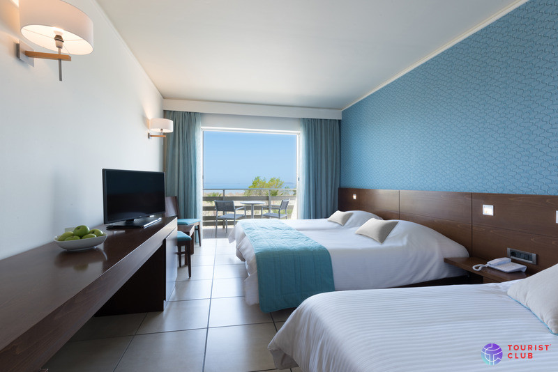 Blue Lagoon Resort - фото отеля