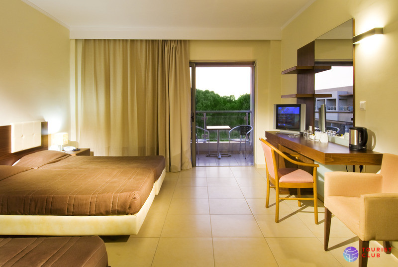 Blue Lagoon Resort - фото отеля