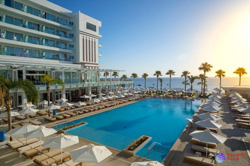 Constantinos The Great Beach Hotel - фото отеля