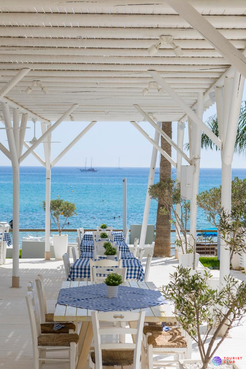 Constantinos The Great Beach Hotel - фото отеля