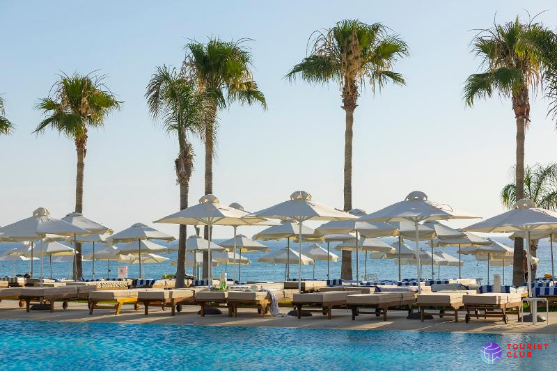 Constantinos The Great Beach Hotel - фото отеля