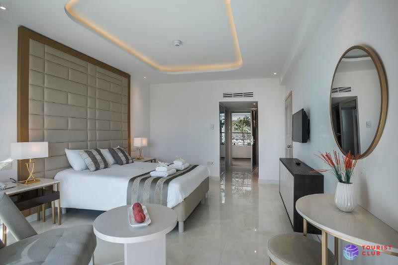 Constantinos The Great Beach Hotel - фото отеля