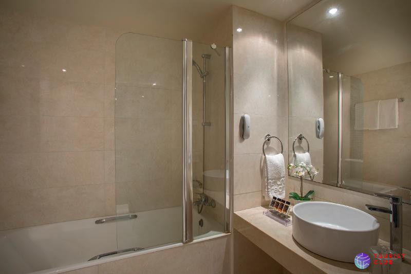 Constantinos The Great Beach Hotel - фото отеля