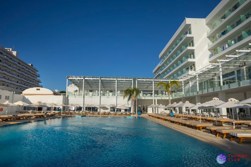 Constantinos The Great Beach Hotel - фото отеля