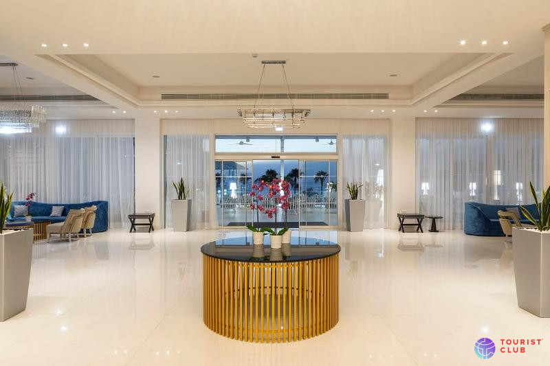 Constantinos The Great Beach Hotel - фото отеля