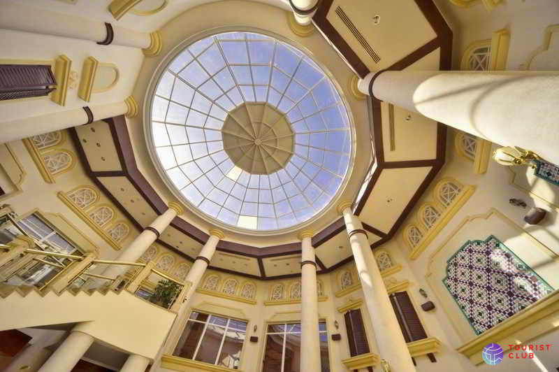 Tiran Island Hotel - фото отеля