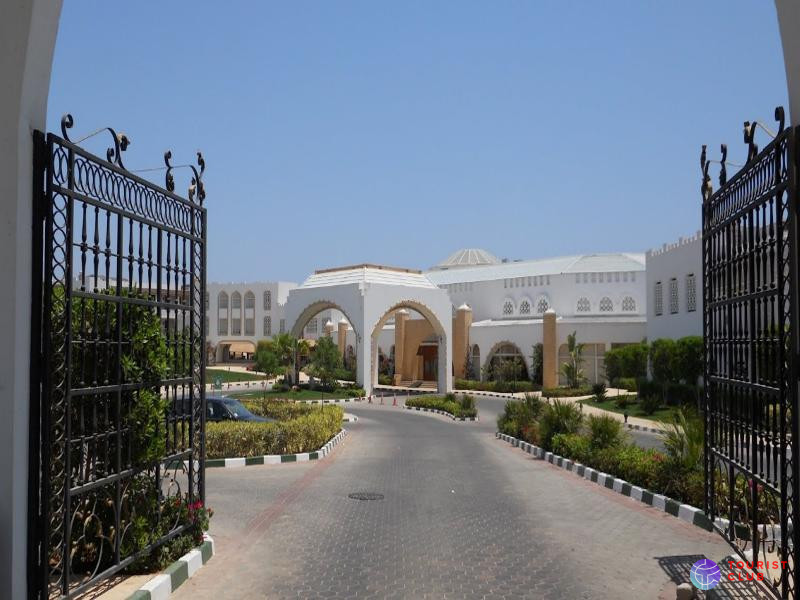 Tiran Island Hotel - фото отеля