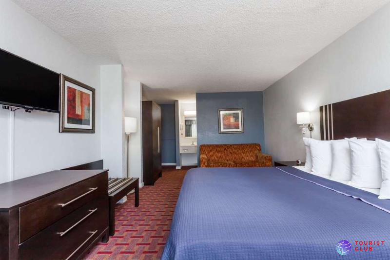 Super 8 by Wyndham Orlando Near Florida Mall - фото отеля