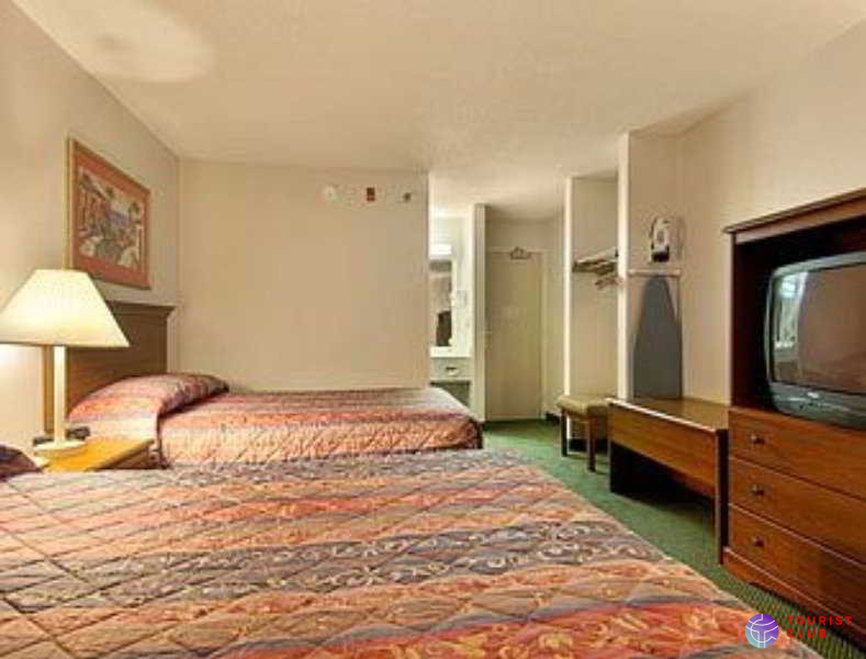 Super 8 by Wyndham Orlando Near Florida Mall - фото отеля