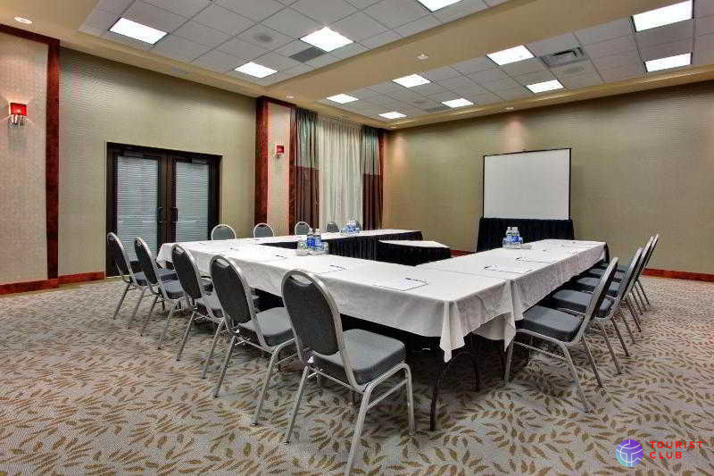 Kanata Kelowna Hotel and Conference Centre - фото отеля