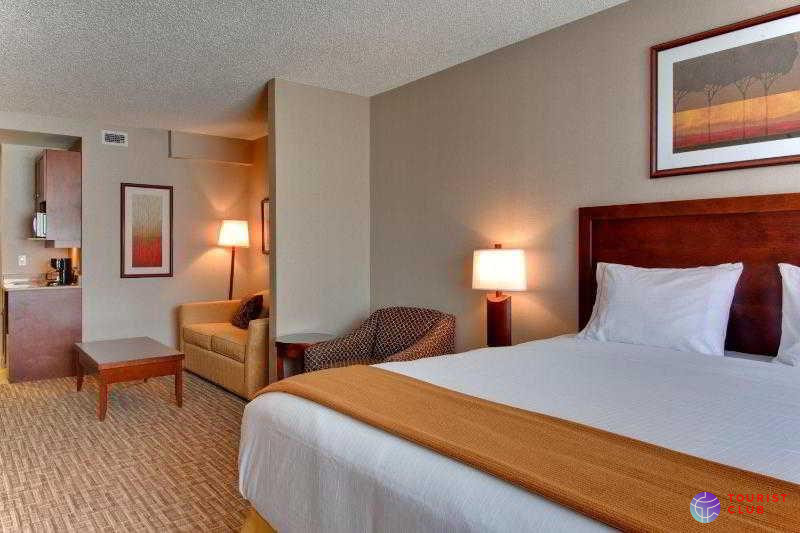 Kanata Kelowna Hotel and Conference Centre - фото отеля