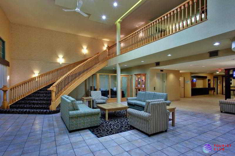 Kanata Kelowna Hotel and Conference Centre - фото отеля