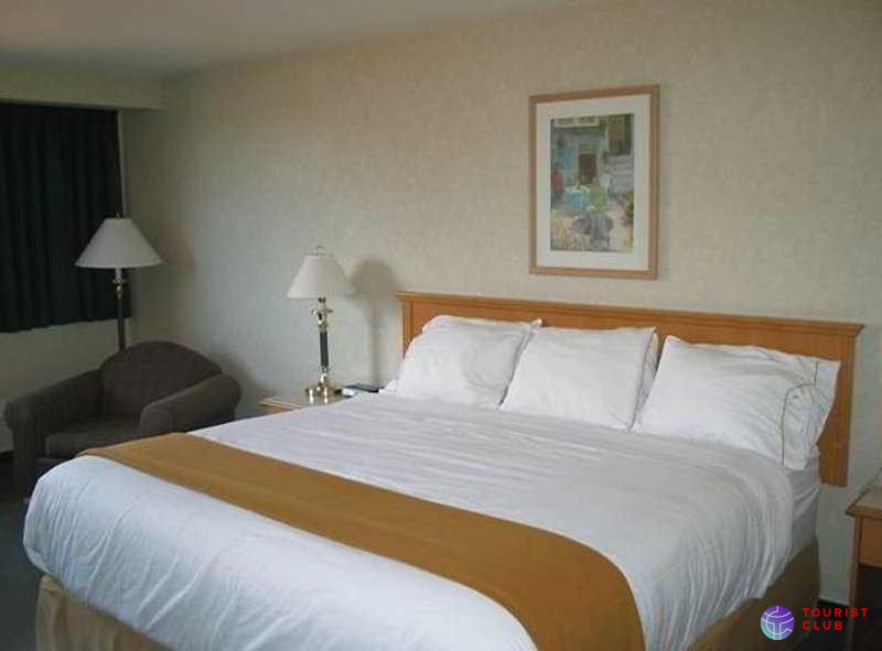 Kanata Kelowna Hotel and Conference Centre - фото отеля