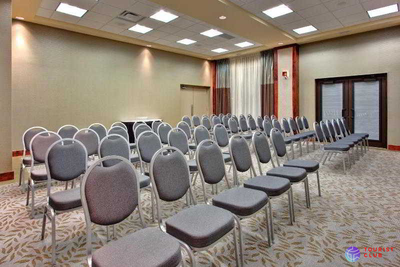 Kanata Kelowna Hotel and Conference Centre - фото отеля