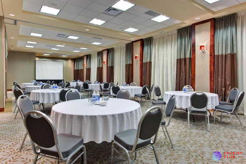 Kanata Kelowna Hotel and Conference Centre - фото отеля