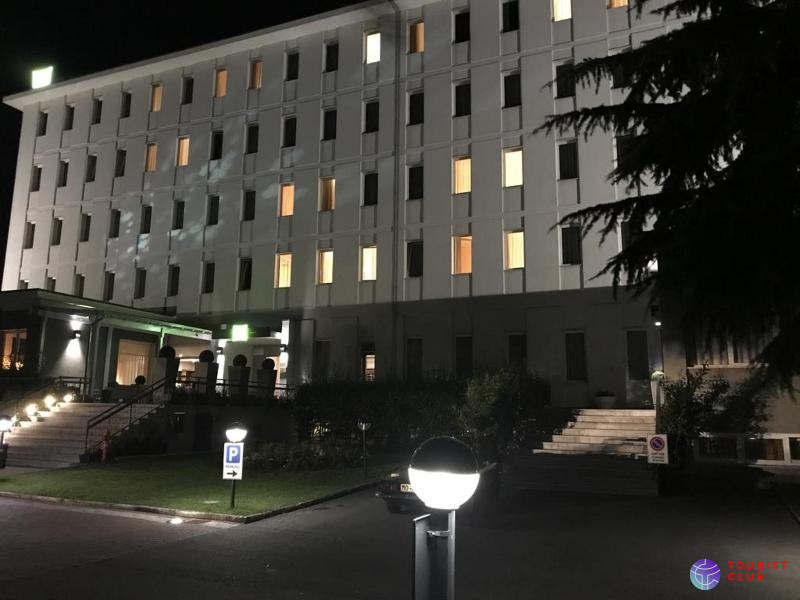 ibis Styles Varese - фото отеля